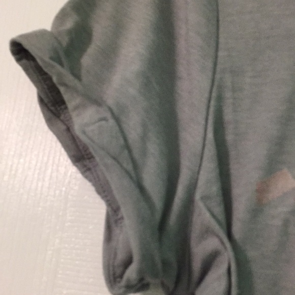 Tops - Picture 2 of 3